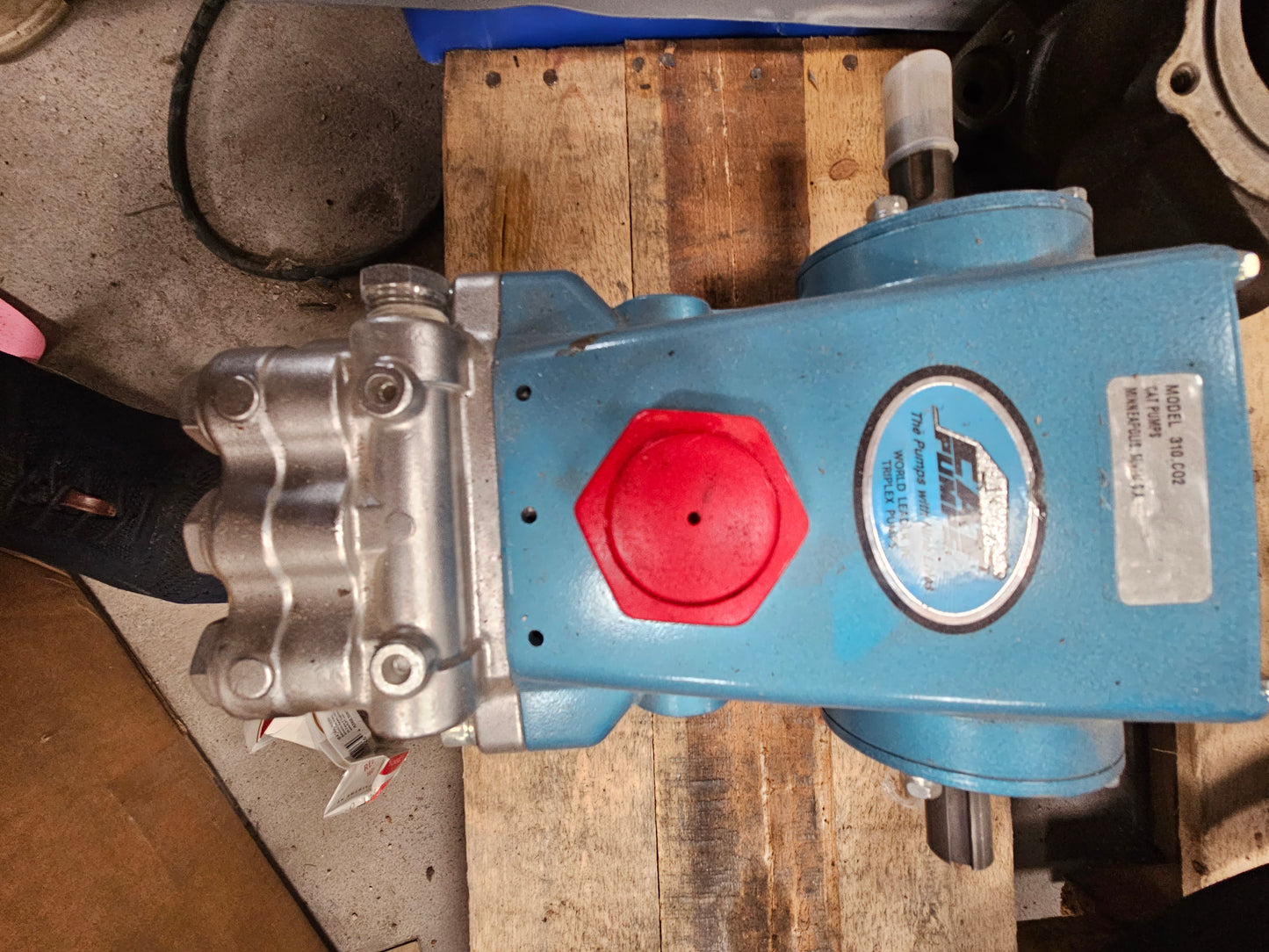 CAT Pump 310 Triplex 5-Frame Plunger Pump - 4GPM, 2200PSI, 950RPM Sold As Is