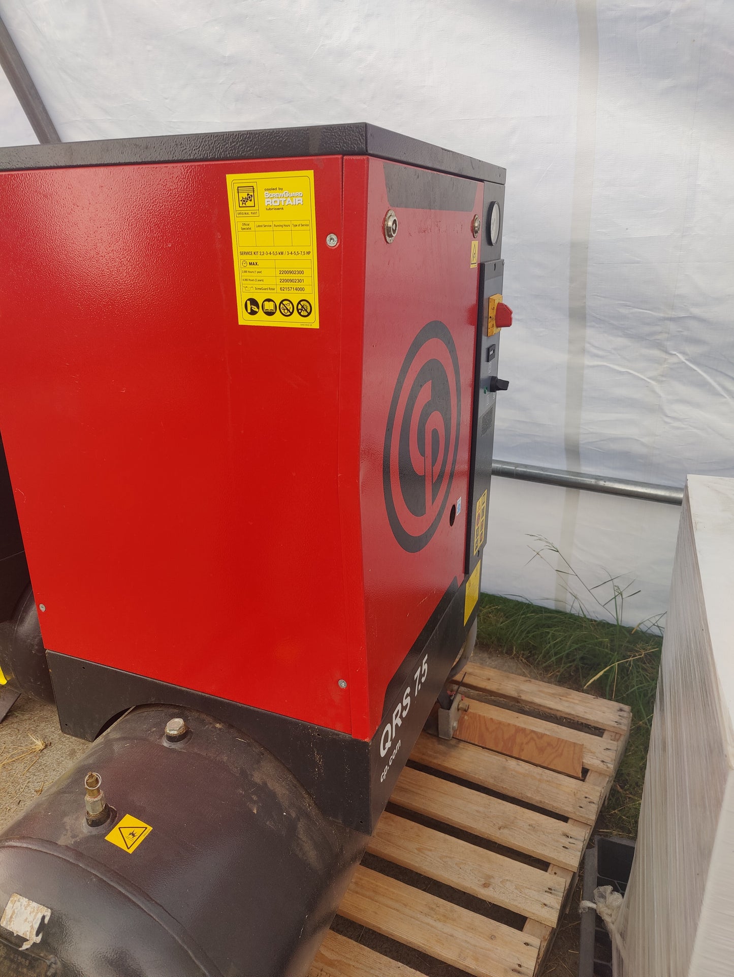 Chicago Pneumatic QRS 7.5 HP 1 Phase Rotary Screw Compressor